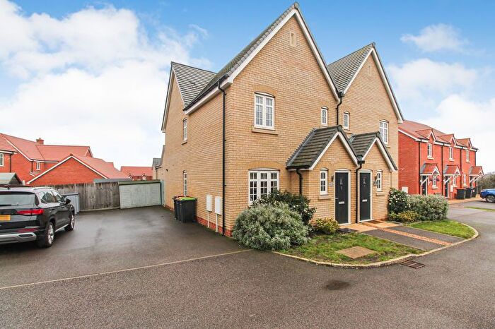 3 Bedroom Semi Detached House For Sale In Halton Place, New Cardington, MK42