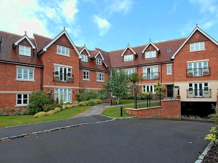 2 Bedroom Flat To Rent In Upcross Gardens, Reading, RG1