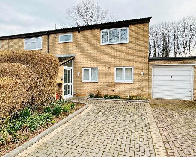3 Bedroom Semi-Detached House To Rent In Blenheim Way, Stevenage, SG2