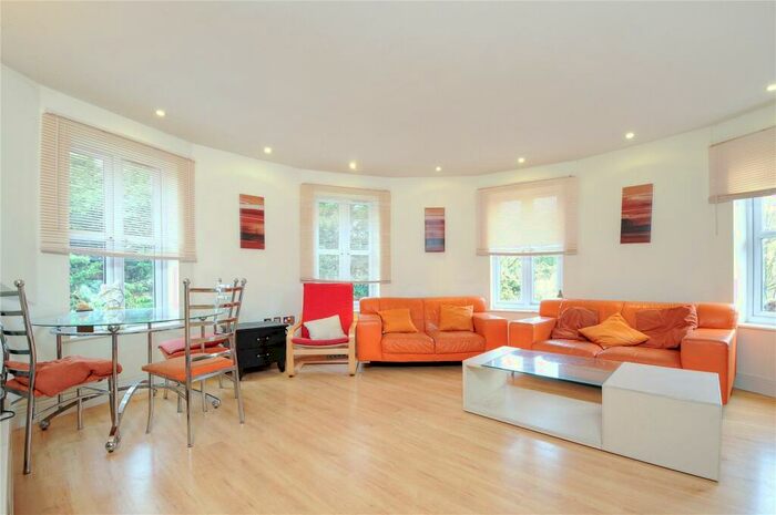 2 Bedroom Apartment To Rent In Wessex Gate, Shinfield Road, Reading, Berkshire, RG2