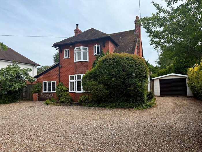 4 Bedroom Detached House For Sale In Greys Road, Henley-On-Thames, Oxfordshire, RG9