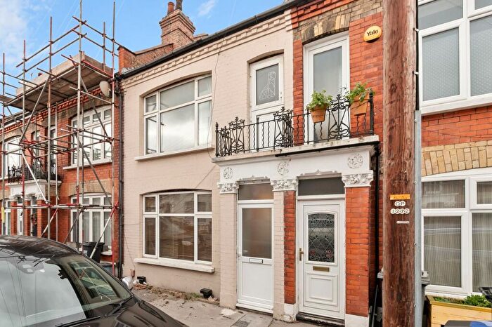 3 Bedroom Terraced House For Sale In Brocklesby Road, London, SE25