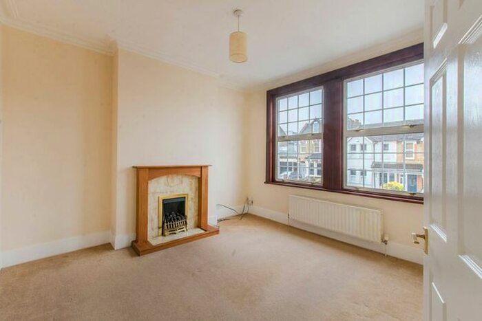 2 Bedroom Flat To Rent In Avenue Road, Beckenham, BR3