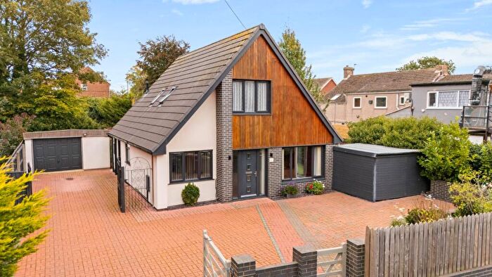 4 Bedroom Detached House For Sale In Abbey Road, Ulceby, North Lincolnshire, DN39