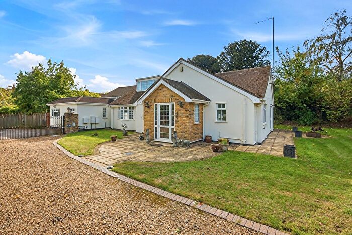4 Bedroom Detached House For Sale In Cheapside Lane, Denham, UB9