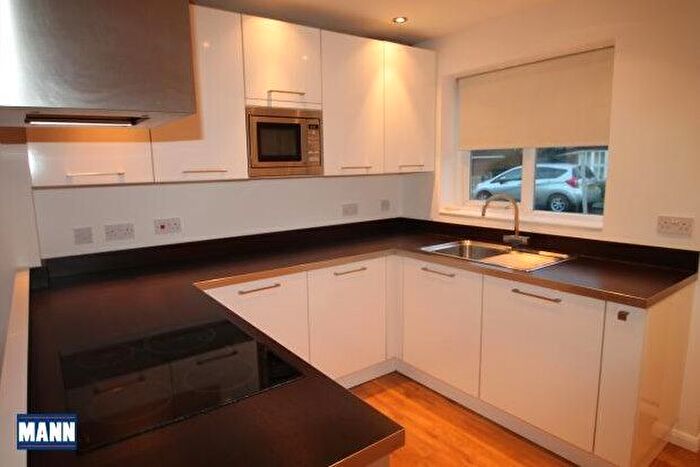 2 Bedroom Property To Rent In High Street, Greenhithe, DA9