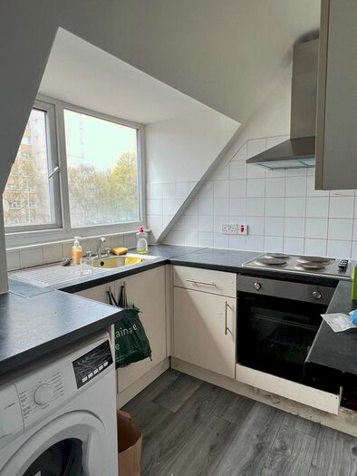 1 Bedroom Flat To Rent In Uxbridge Road, Hayes, UB4