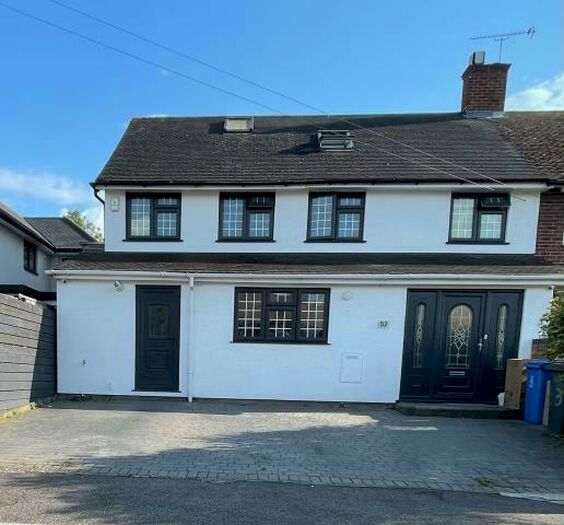 5 Bedroom Semi-Detached House To Rent In Windsor, Berkshire, SL4