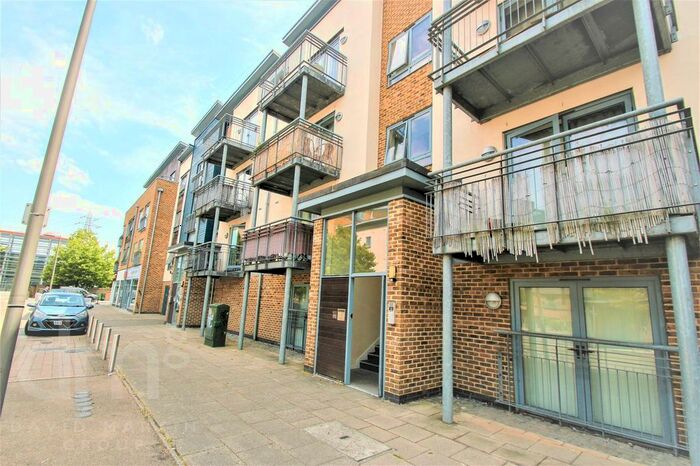 2 Bedroom Flat To Rent In Quayside Drive, Colchester, CO2
