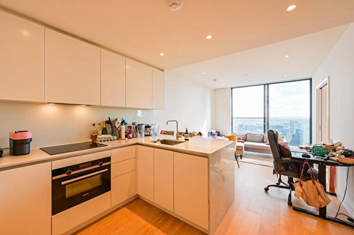 1 Bedroom Flat For Sale In Marsh Wall, Canary Wharf, London, E14