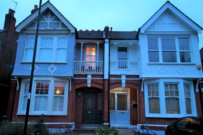 Studio To Rent In Selborne Road, London, N14