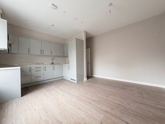 1 Bedroom Flat To Rent In Sutton Court Road, Sutton, SM1