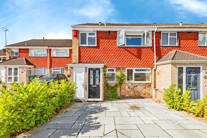 3 Bedroom Terraced House For Sale In Greenbank Road, Watford, WD17