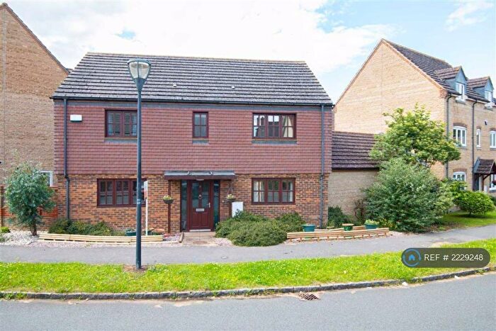 4 Bedroom Detached House To Rent In Goldhawk Road, Monkston Park, Milton Keynes, MK10