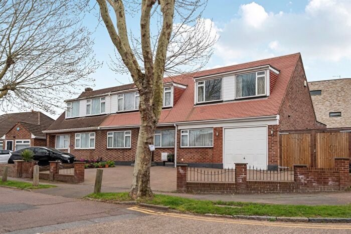 4 Bedroom Semi Detached House For Sale In Monks Road, Enfield, EN2