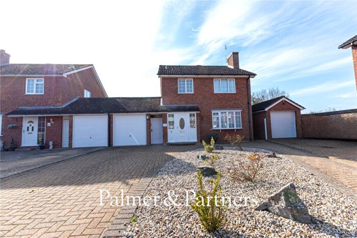 3 Bedroom Link Detached House For Sale In Glebe End, Capel St. Mary, Ipswich, Suffolk, IP9