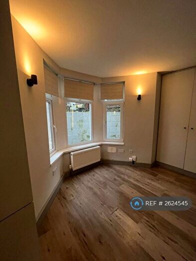 Studio To Rent In Stacey Road, Cardiff, CF24