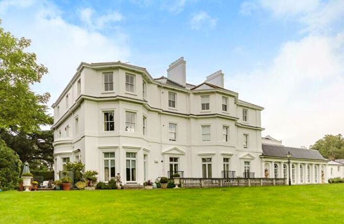 1 Bedroom Flat To Rent In Kingston Hill, Surrey, KT2