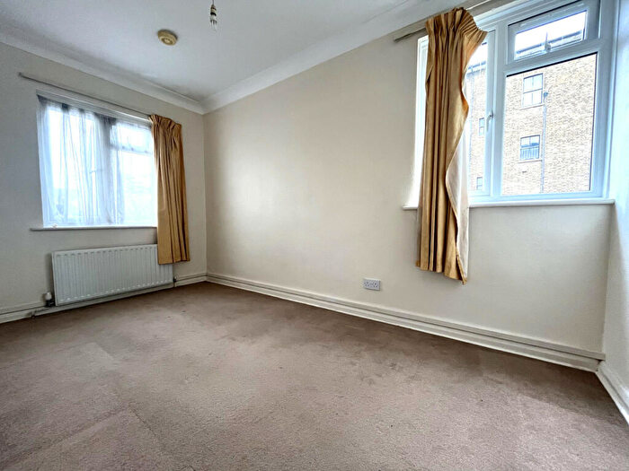 2 Bedroom Apartment To Rent In Vogue Court, - Widmore Road, Bromley, Kent, BR1