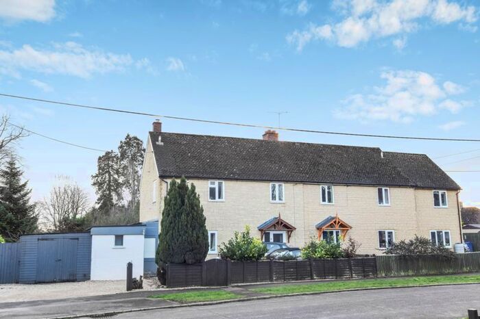 3 Bedroom Semi-Detached House For Sale In Jerome Way, Shipton-On-Cherwell, Kidlington, OX5