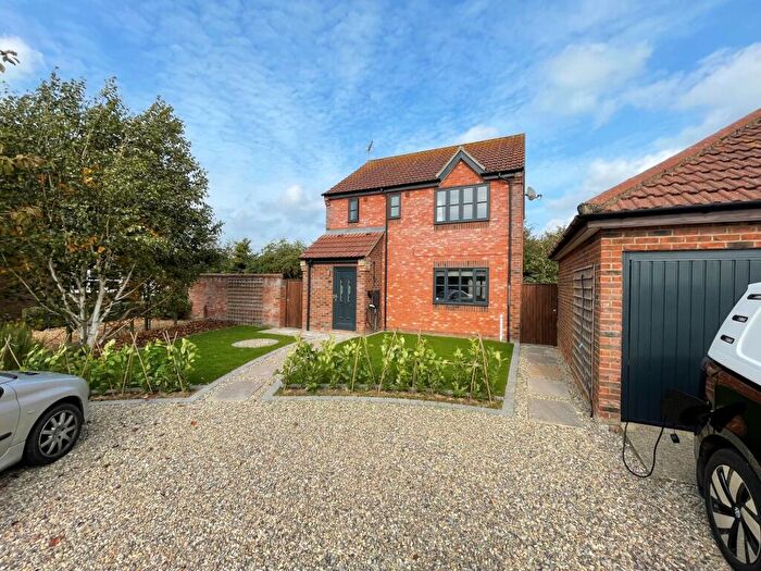 3 Bedroom Detached House For Sale In Southgate Way, Briston, NR24