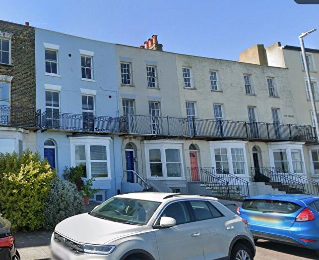 1 Bedroom Flat To Rent In Fort Crescent, Margate, CT9