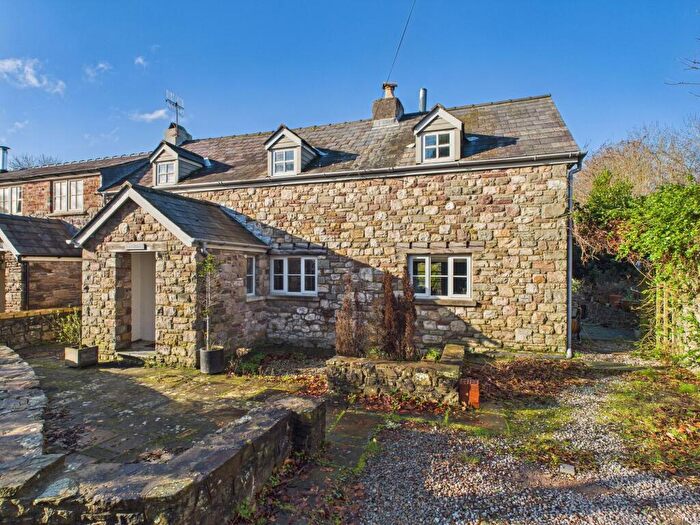 3 Bedroom Cottage For Sale In Common Road, Gilwern, NP7