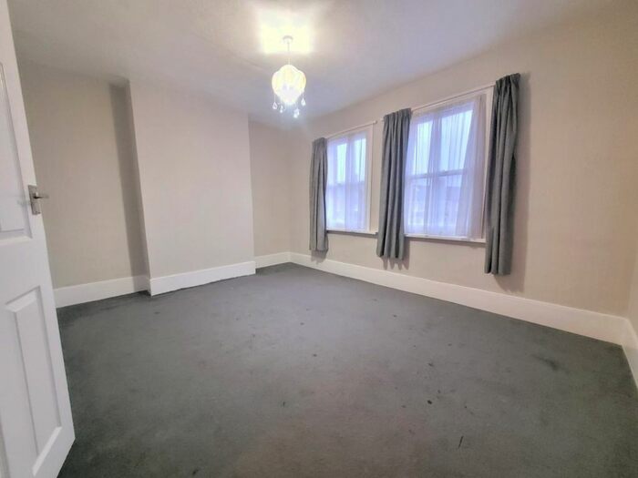 3 Bedroom Flat To Rent In Clarendon Road, London, N15