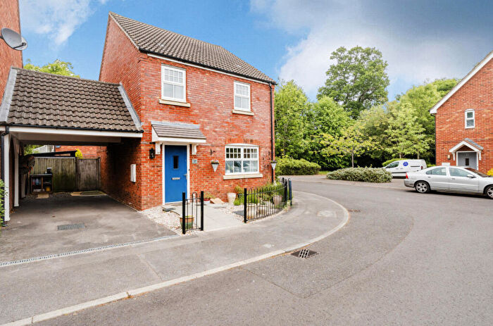 3 Bedroom Detached House For Sale In Bilberry Gardens, Mortimer, Reading, RG7