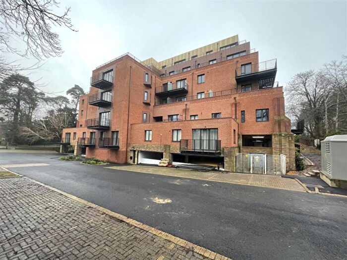 2 Bedroom Apartment To Rent In Farnborough Road, Farnborough, GU14