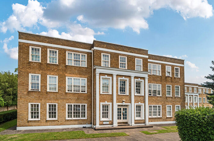 2 Bedroom Apartment For Sale In Parkside, Vanbrugh Fields, London, SE3