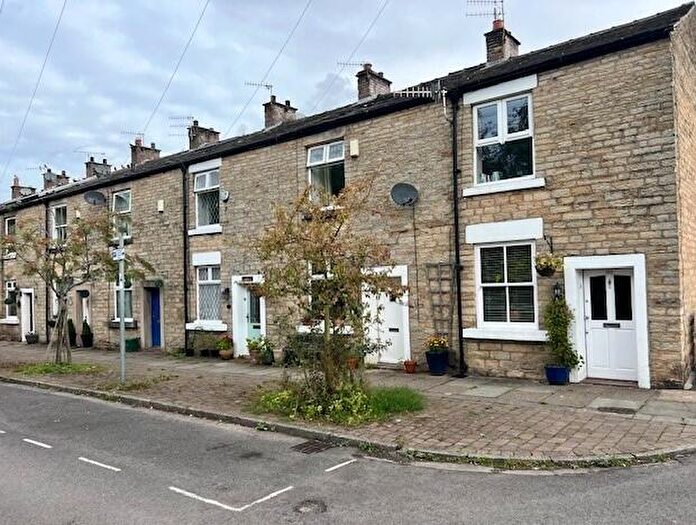 2 Bedroom Cottage To Rent In Montagu Street, Compstall, Stockport, SK6