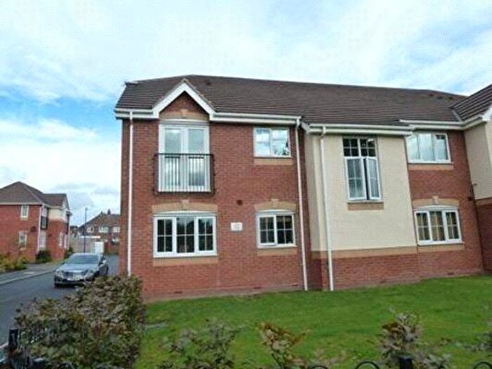 2 Bedroom Flat To Rent In Shropshire Way, West Bromwich, West Midlands, B71