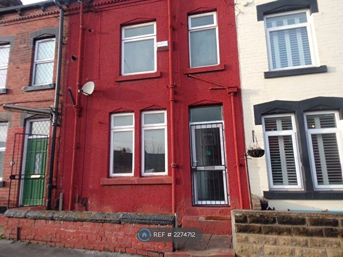 2 Bedroom Terraced House To Rent In Aviary Row, Leeds, LS12