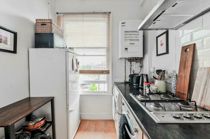 1 Bedroom Flat To Rent In Brooke Road, Stoke Newington, London, N16