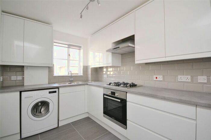 1 Bedroom Flat To Rent In Vine Lodge, Hutton Grove, North Finchley, London, N12