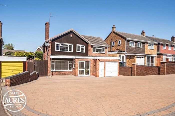 5 Bedroom Detached House For Sale In Dale Close, Great Barr, Birmingham, B43