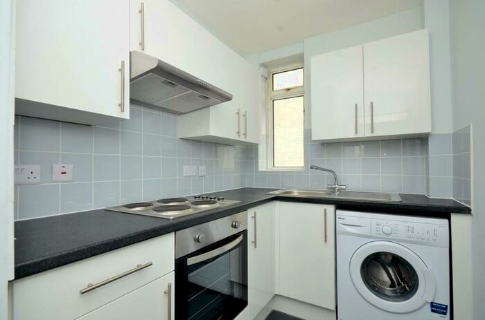 2 Bedroom Flat To Rent In Euston Road, Fitzrovia, London, NW1