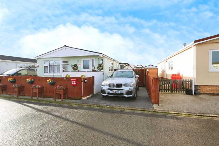 2 Bedroom Park Home For Sale In Pioneer Park, Eye, Peterborough, PE6