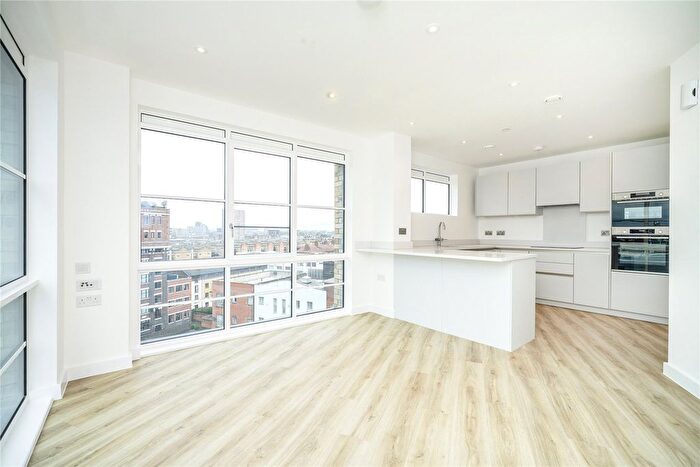 2 Bedroom Flat For Sale In Witan Street, London, E2