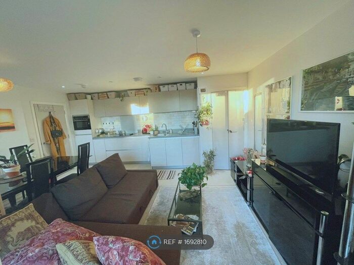 1 Bedroom Flat To Rent In Keir Hardie, London, E16