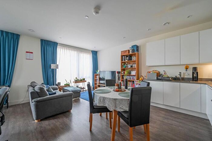 2 Bedroom Flat For Sale In Barrell Makers House, Canary Wharf, London, E14