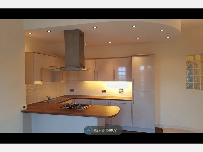 2 Bedroom Flat To Rent In Bank House, Crowborough, TN6