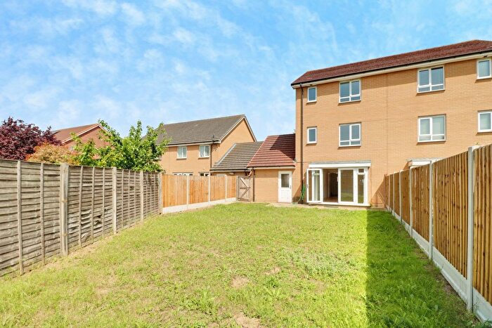 4 Bedroom Semi-Detached House To Rent In Blake Avenue, Basildon, SS14