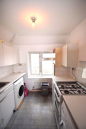 1 Bedroom Flat To Rent In Dagenham, RM8