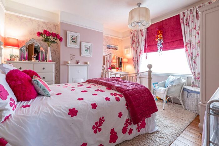 4 Bedroom Detached House For Sale In Newport Road, New Bradwell, Milton Keynes, MK13