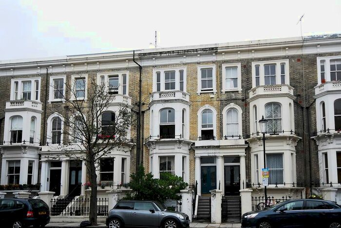 2 Bedroom Flat To Rent In Redcliffe Street, Chelsea, London, SW10