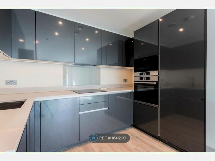 2 Bedroom Flat To Rent In Sapphire House, Orpington, BR6
