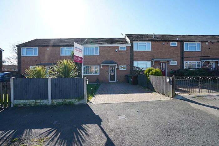 3 Bedroom Terraced House For Sale In Naburn Approach, Leeds, LS14