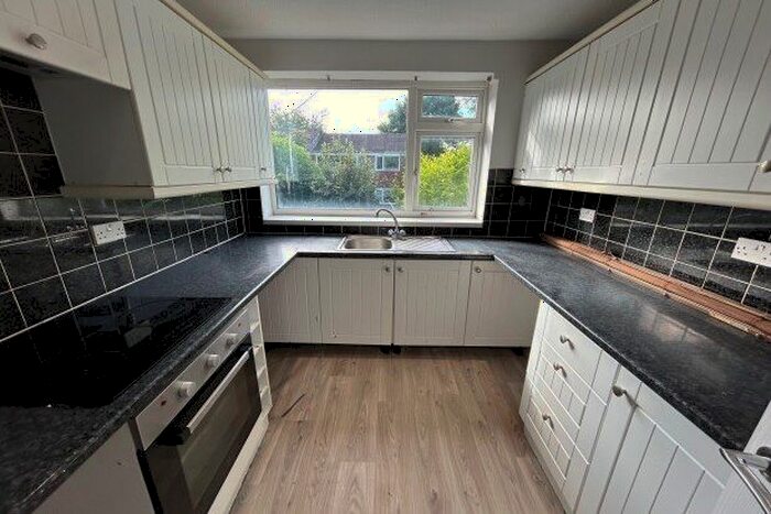 2 Bedroom Maisonette To Rent In Pommel Close, Walsall, WS5